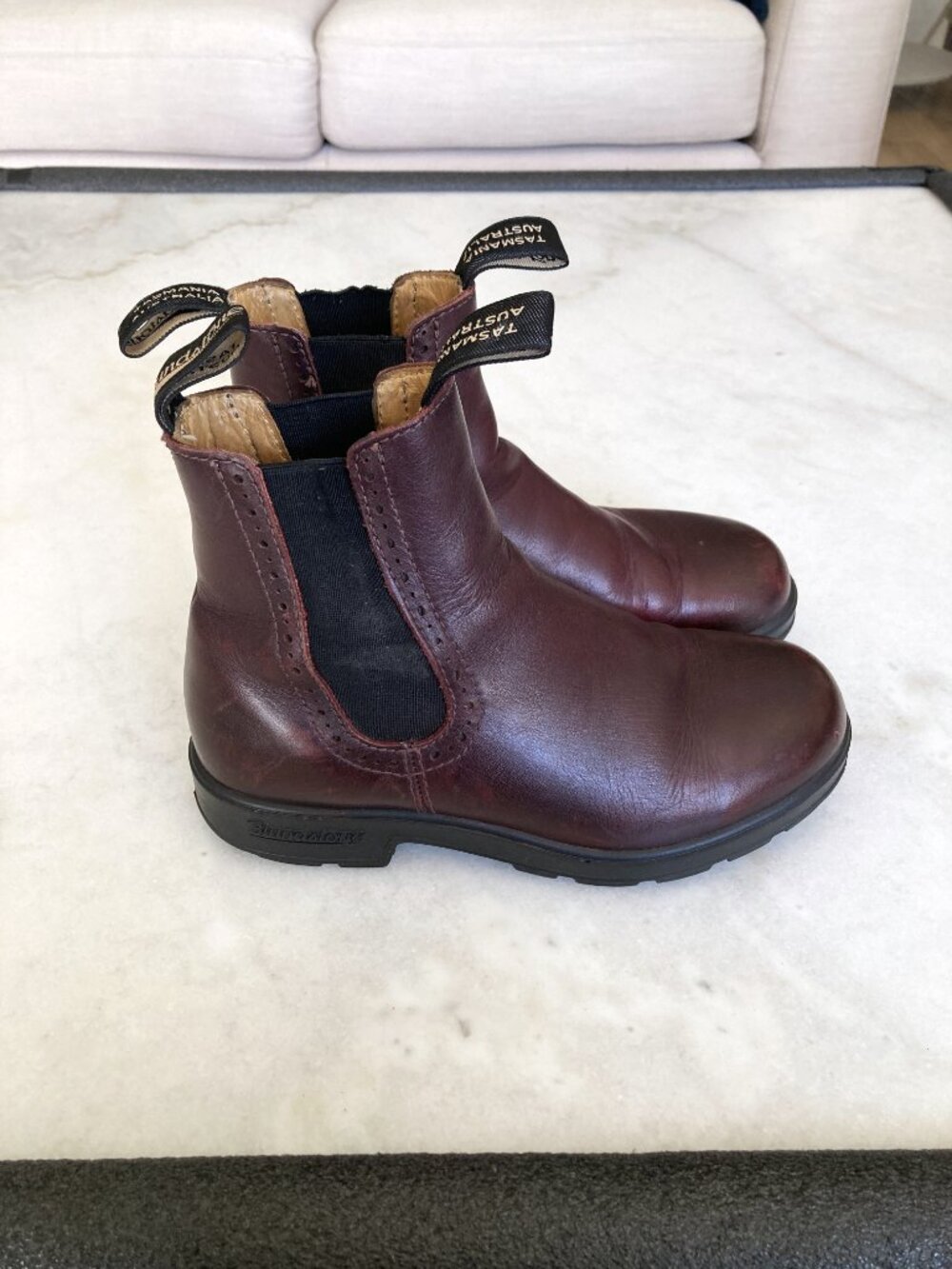 Blundstone burgundy Shiraz chelsea boots leather Blundstones (size 3 Aus / 6 US)